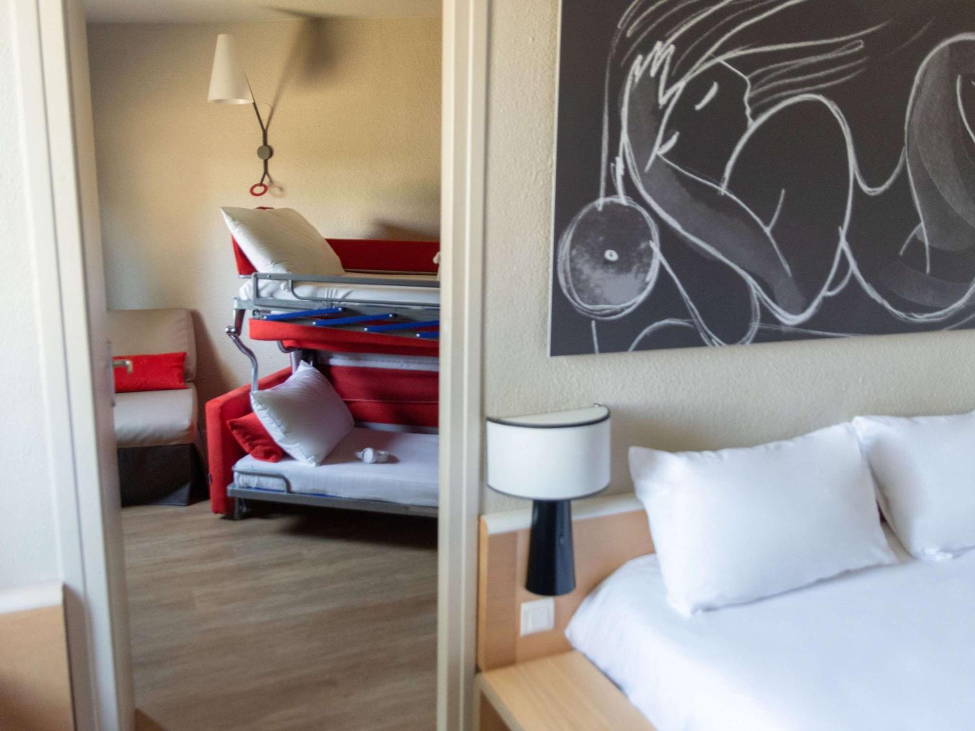 Hotel Ibis Нарбонна Экстерьер фото