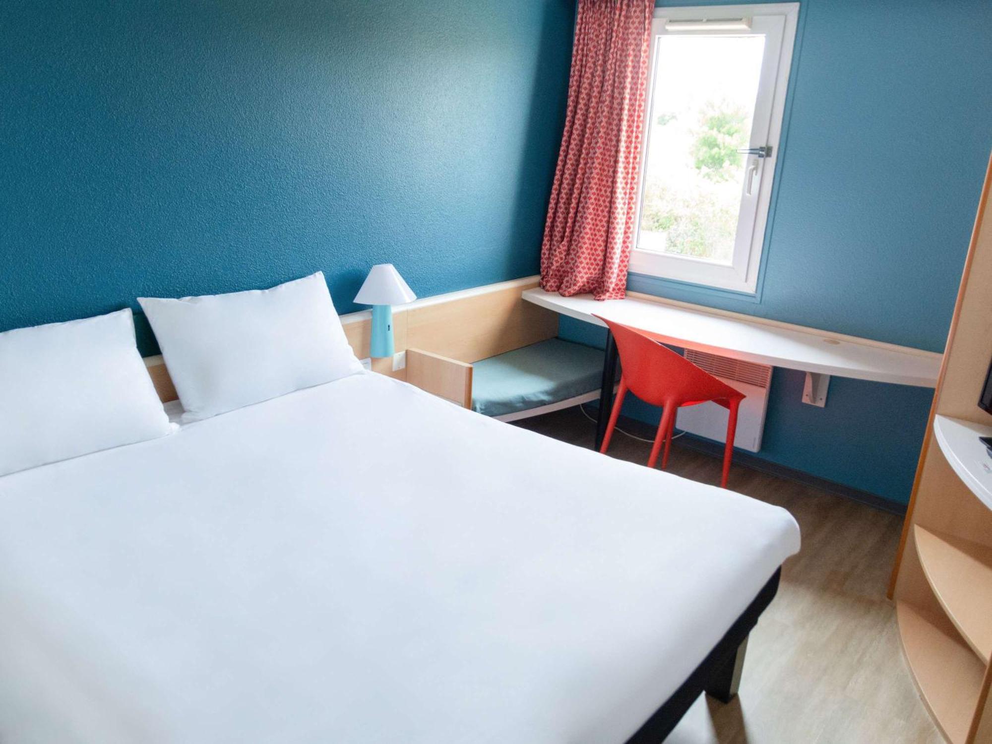 Hotel Ibis Нарбонна Экстерьер фото