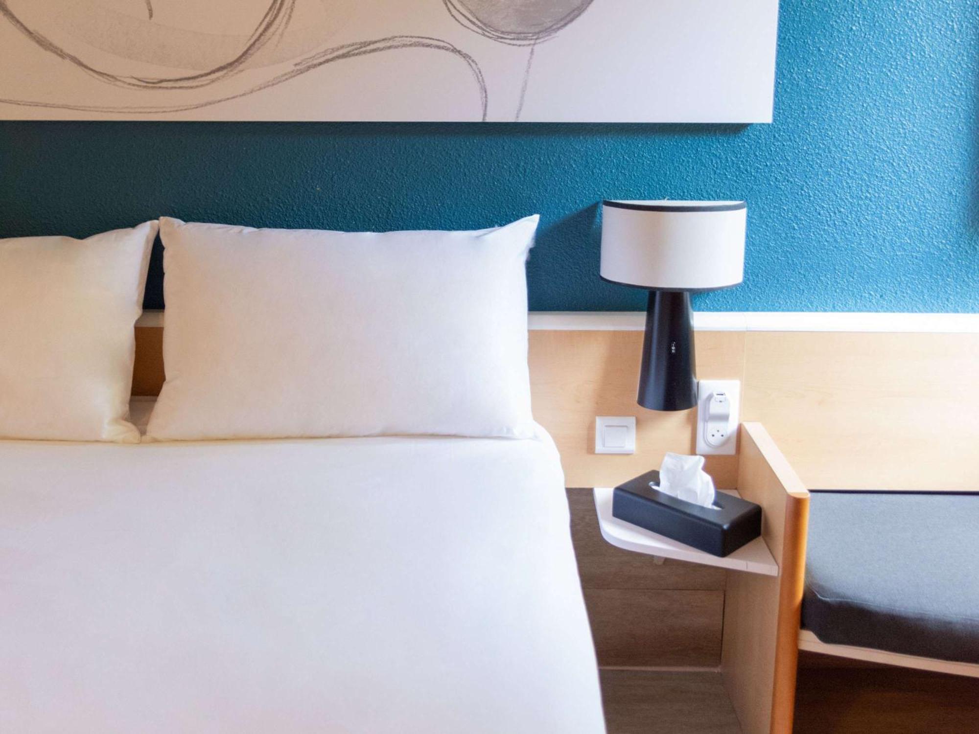 Hotel Ibis Нарбонна Экстерьер фото